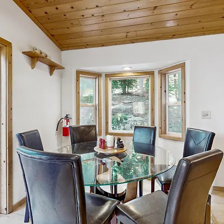 Laurelwood Manor Villa